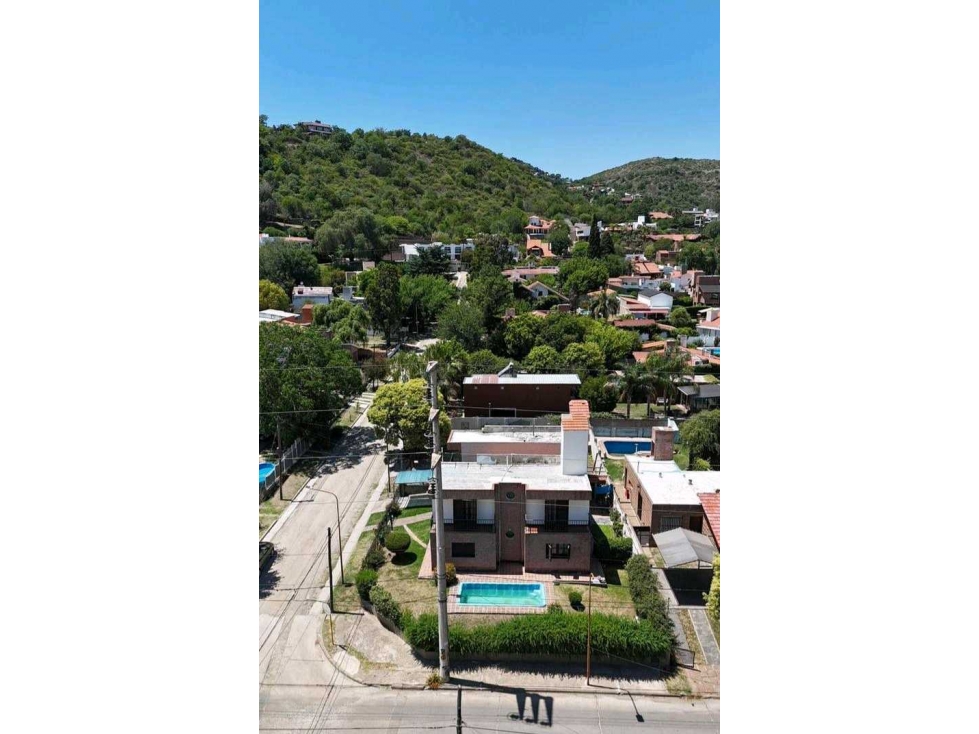 VENTA CASA ESQUINA DE 3 DORMS C/PILETA EN BARRIO COSTA AZUL SUR,ñ - 2