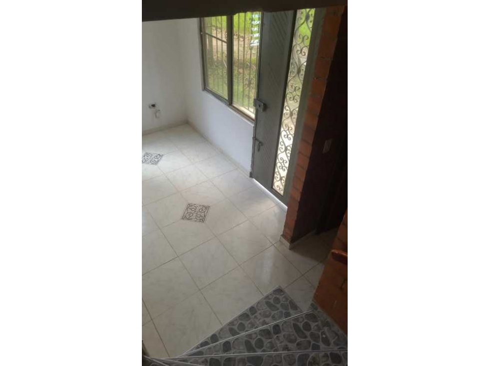 VENTA CASA ESQUINERA 3 NIVELES UNIFAMILIAR CIUDAD DEL CAMPO CANDELARIA - 5