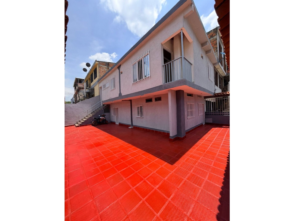 Venta casa esquinera Barrio Gaitán Nororiente Cali Bifamiliar (VT) — foto 2