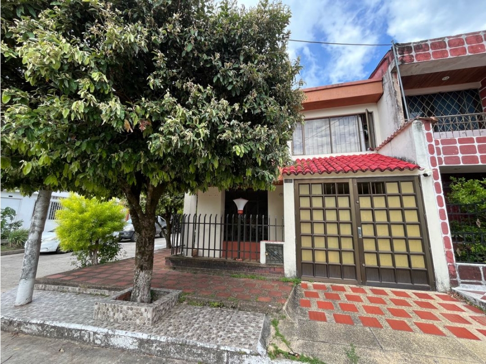 VENTA CASA ESQUINERA DE DOS PISOS BARRIO BRISAS DEL CRAVO, YOPAL — foto 2
