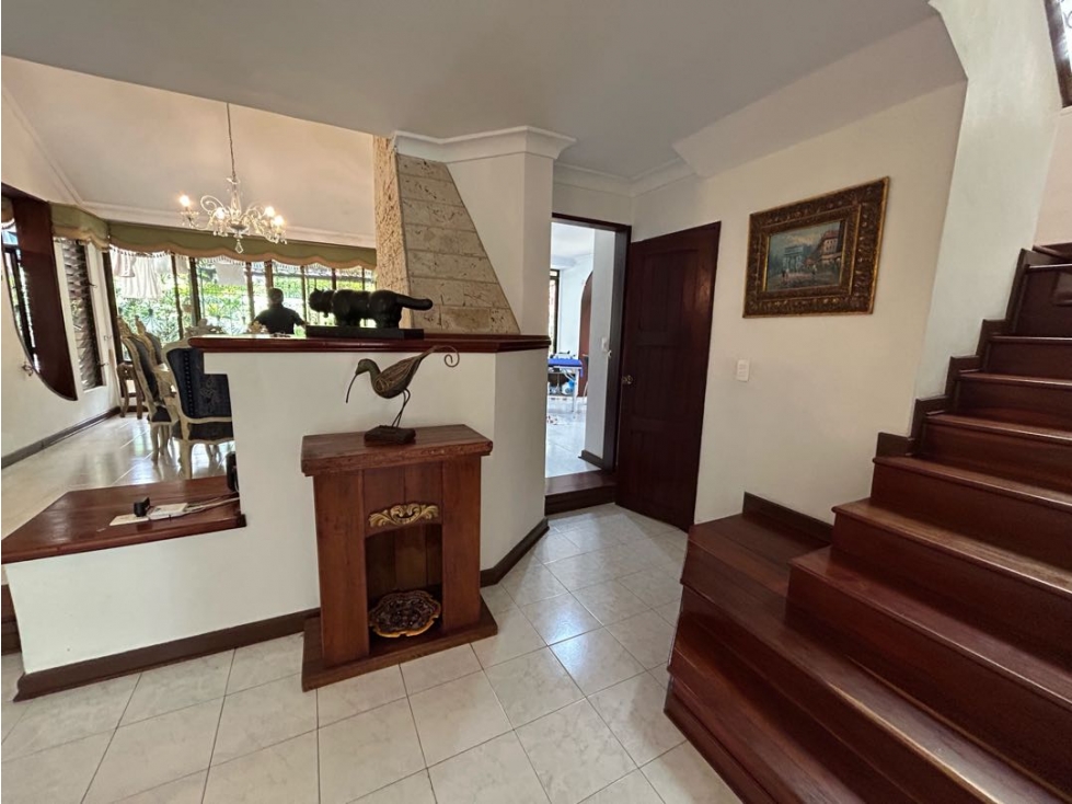 VENTA Y PERMUTA CASA EXCLUSIVA CERCA CLINICAS ARMENIA