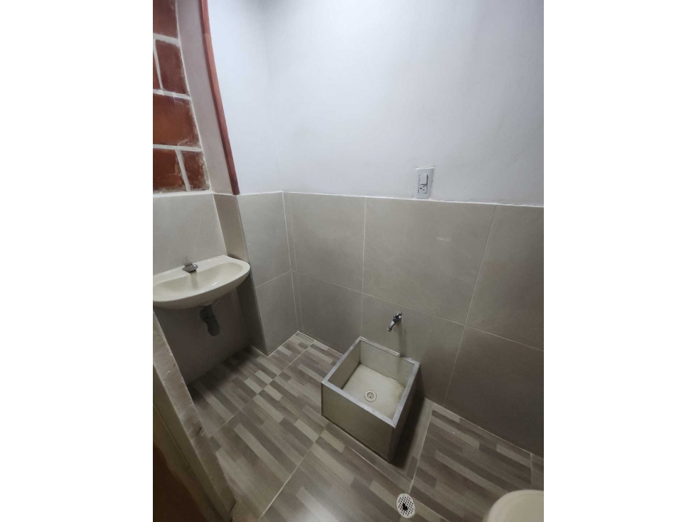 VENTA CASA EXTERNA 3 PISOS CIUDADELA LAS FLORES, BONANZA JAMUNDI (JH) — foto 3