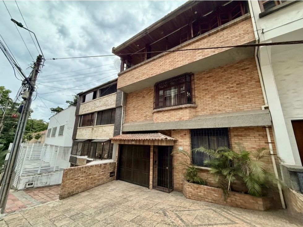 VENTA CASA EXTERNA 3 PISOS UNIFAMILIAR EN SANTA MONICA RESIDENCIAL AC