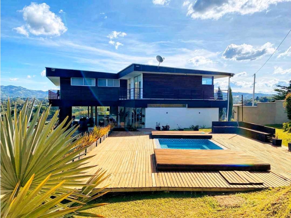 VENTA CASA FINCA DE LUJO EN LA.REPRESA DE GUATAPE EL PEÑOL — foto 2