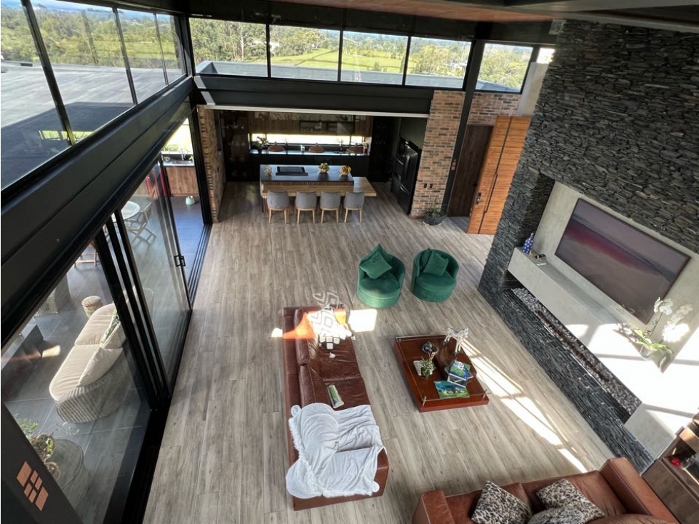Venta Casa finca San Antonio Rionegro 5600 m2 lote 364 m2 construidos — foto 5
