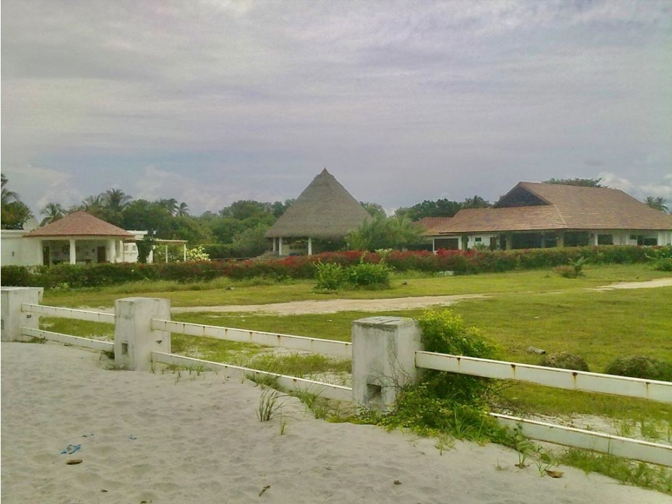 VENTA CASA FRENTE AL MAR RIO HATO 4700M2 AREA EXCLUSIVA INVERSIÓN