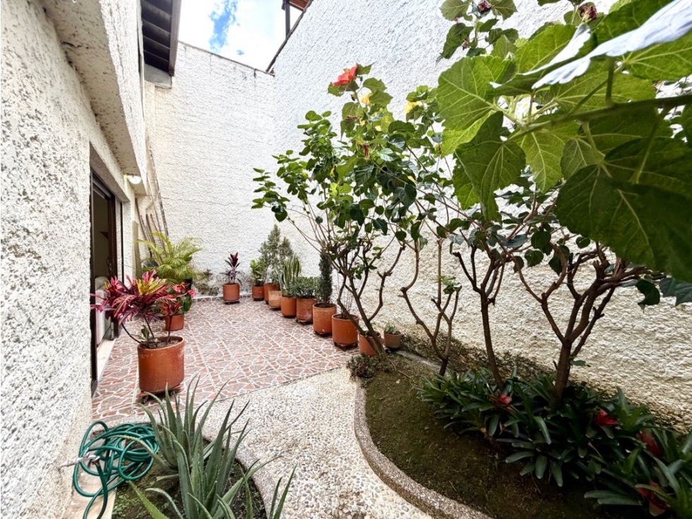 VENTA CASA INDEPENDIENTE EN ZONA RESIDENCIAL LA ALMERIA MEDELLIN — foto 4