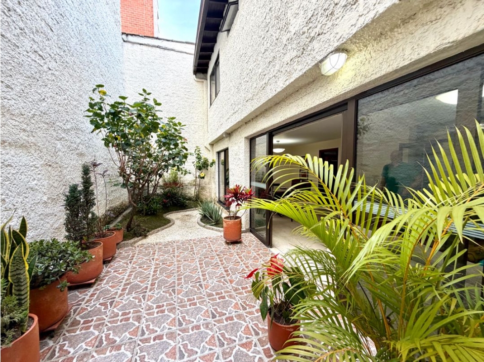 VENTA CASA INDEPENDIENTE EN ZONA RESIDENCIAL LA ALMERIA MEDELLIN — foto 5