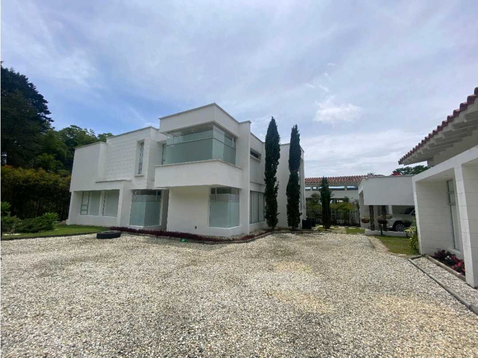 Venta y renta casa independiente Sajonia