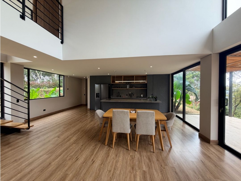 Venta Casa Indep.Amoblada Santa Elena | 236,82Mts + 2.000Mts de Lote — foto 4