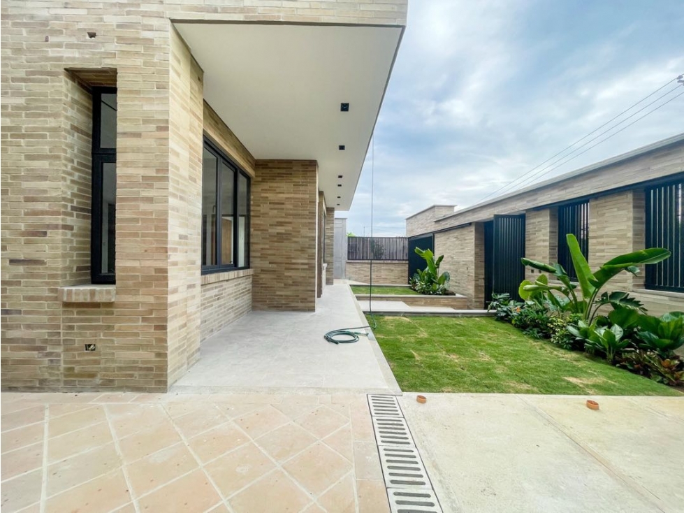 VENTA CASA LAGOS DEL CACIQUE PARA ESTRENAR — foto 2