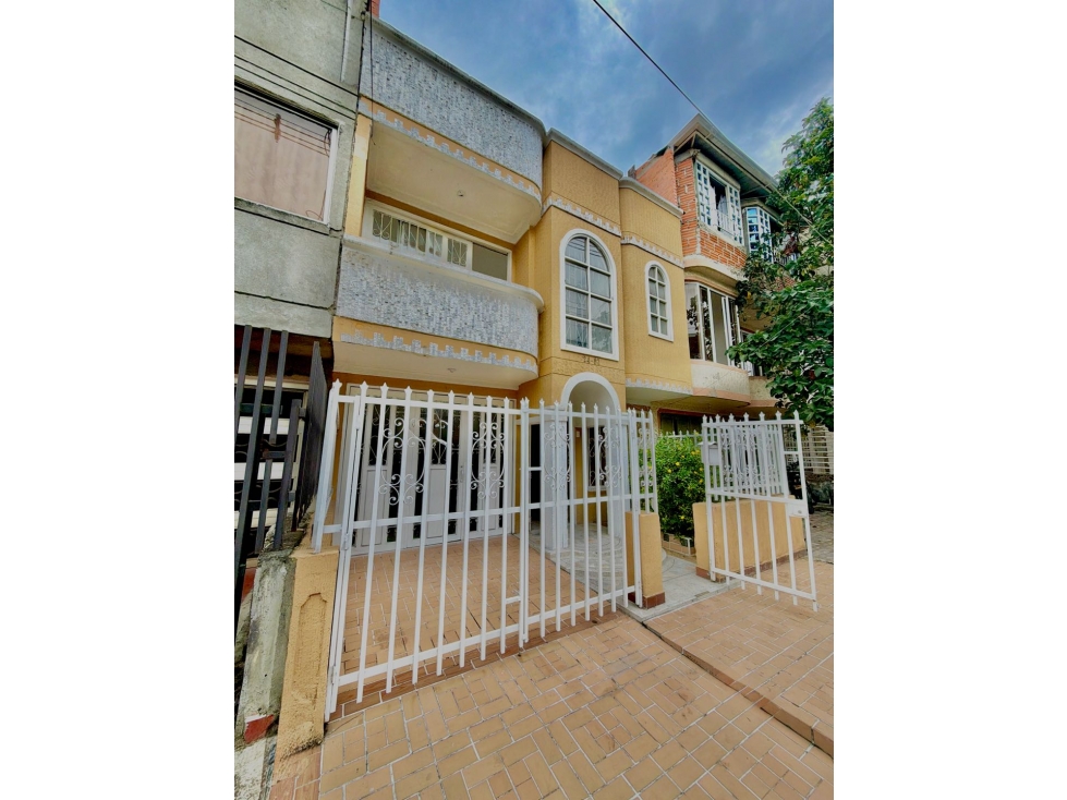 VENTA CASA LAS AMERICAS 3 PISOS EN LAS AMERCIAS- PALMIRA