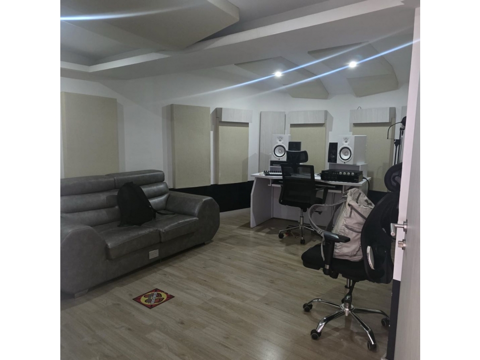 VENTA CASA COMERCIAL LAURELES CONQUISTADORES — foto 2