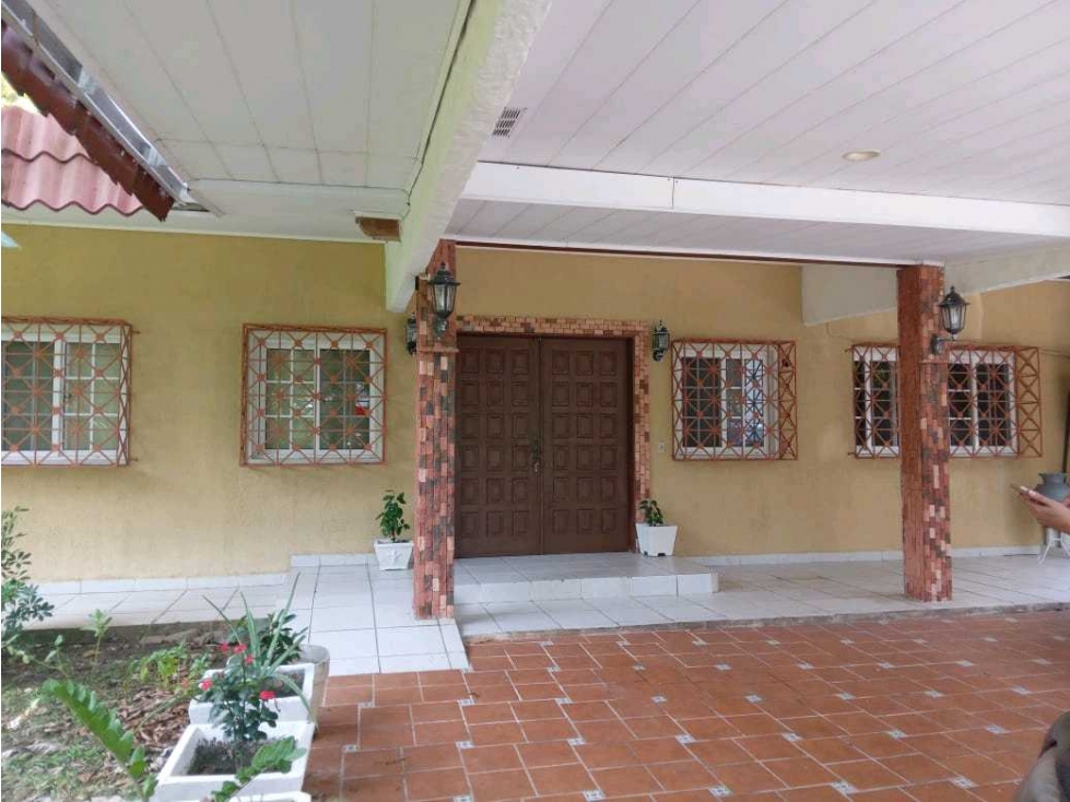 VENTA CASA LINEA BLANCA UBICADA EN LA CALLE PASCOE DIABLO HIGHTS ANCON - 1