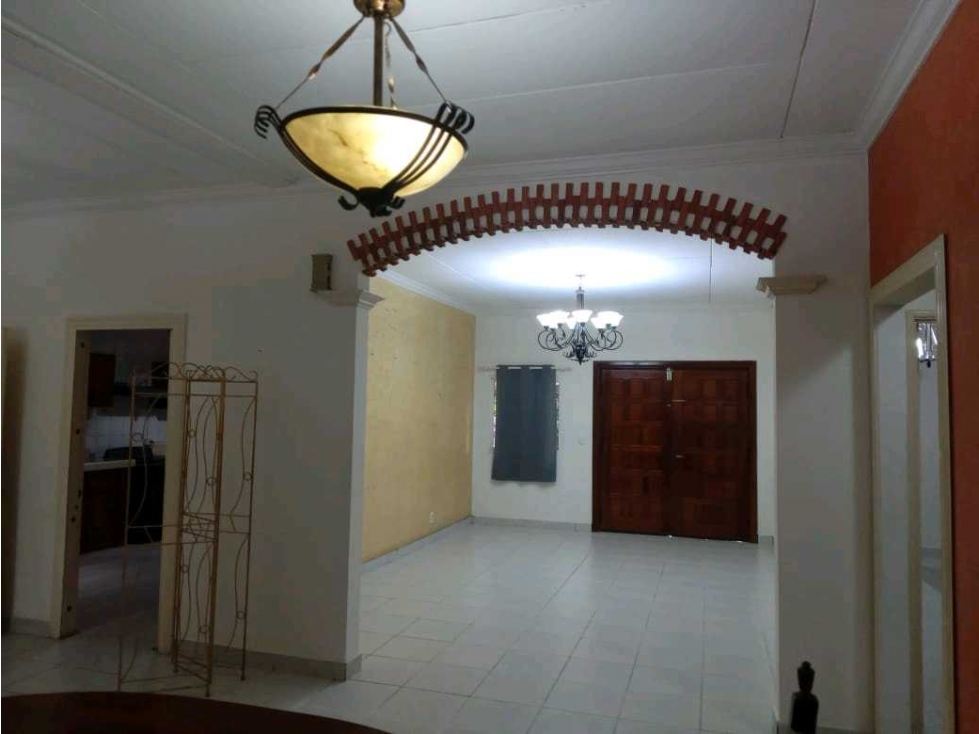 VENTA CASA LINEA BLANCA UBICADA EN LA CALLE PASCOE DIABLO HIGHTS ANCON - 4