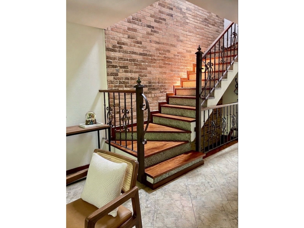 VENTA CASA LOMA DE LOS MESA ENVIGADO