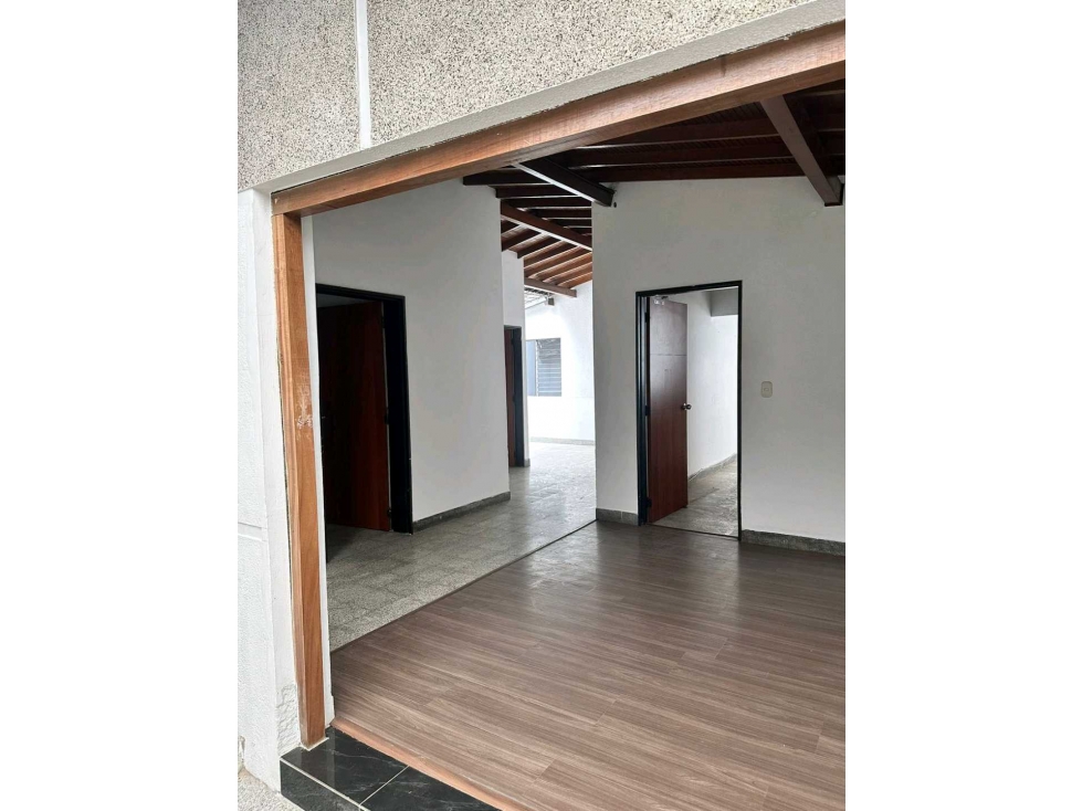 VENTA CASA LOTE CASTELLANA. LAURELES NOGAL. (BJ) MEDELLÍN — foto 3