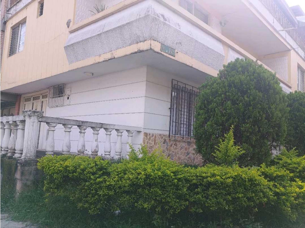 Venta casa lote en Belén Rosales