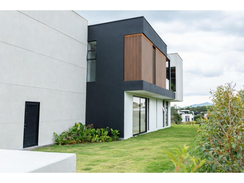 VENTA CASA LUXURY MALABAR CERRITOS PEREIRA — foto 2