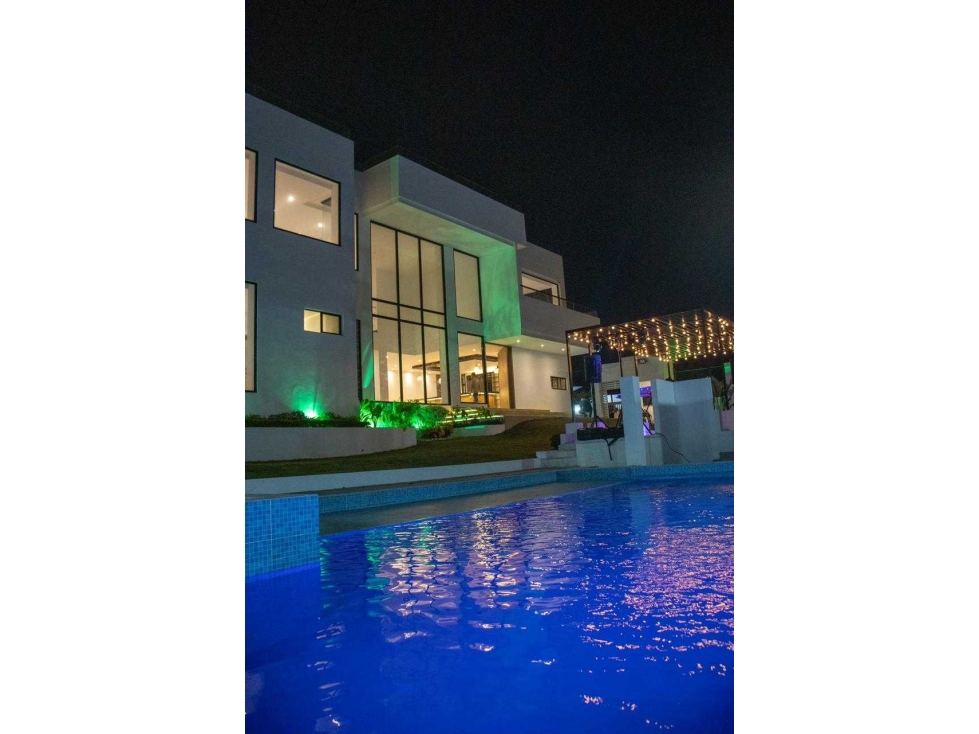 VENTA CASA MANSION DE LUJO.EN.ALTOS.DE.PRADOMAR 820 MT PISCINA 4 BARES