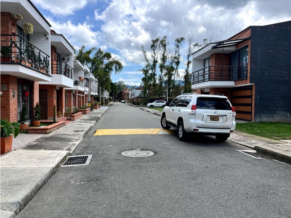 VENTA CASA MEDELLIN 153M2 MODERNA LA CEJA CV — foto 3