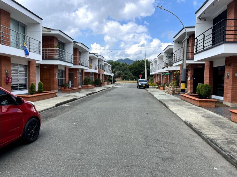 VENTA CASA MEDELLIN 153M2 MODERNA LA CEJA CV — foto 4