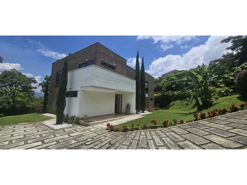 VENTA CASA MODERNA EN UNIDAD CERRADA LOMA EL ESCOBERO BAJO ENVIGADO — foto 2