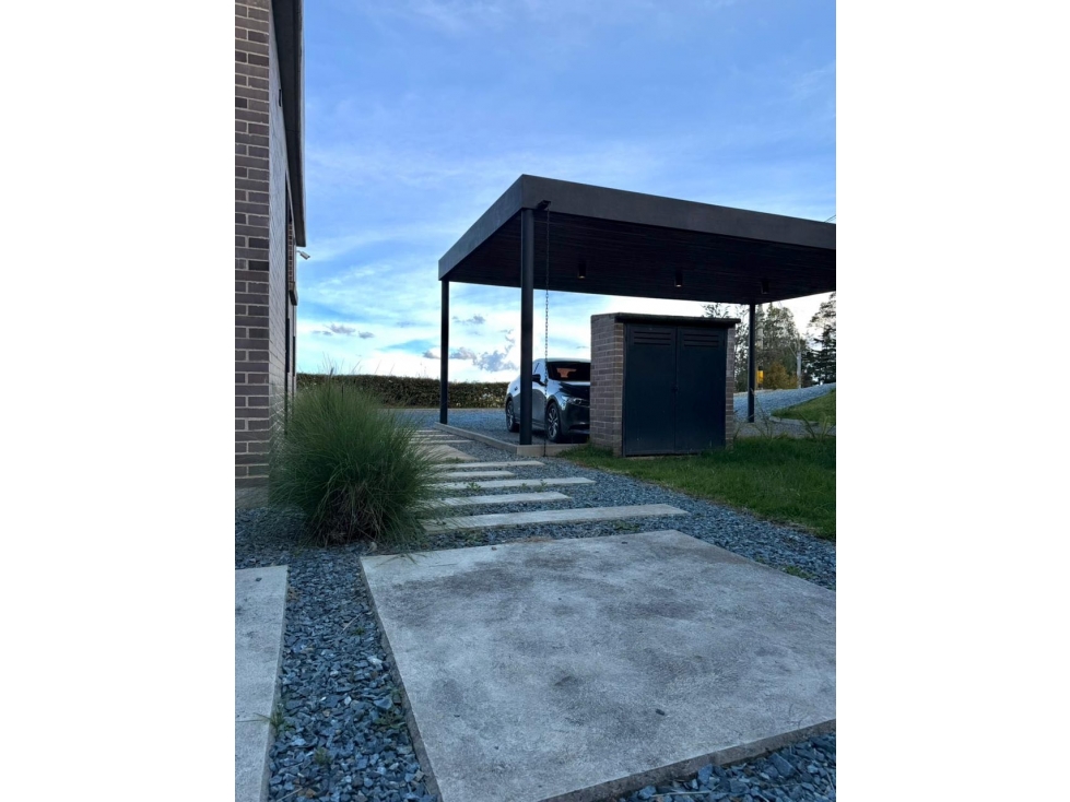 Venta casa campestre en El Escobero con lote de 1.100 m² — foto 5