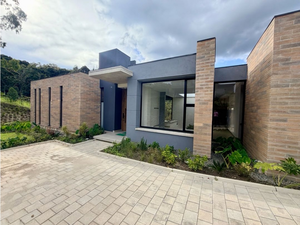 Venta casa moderna para estrenar alto de las Palmas Envigado Medellin