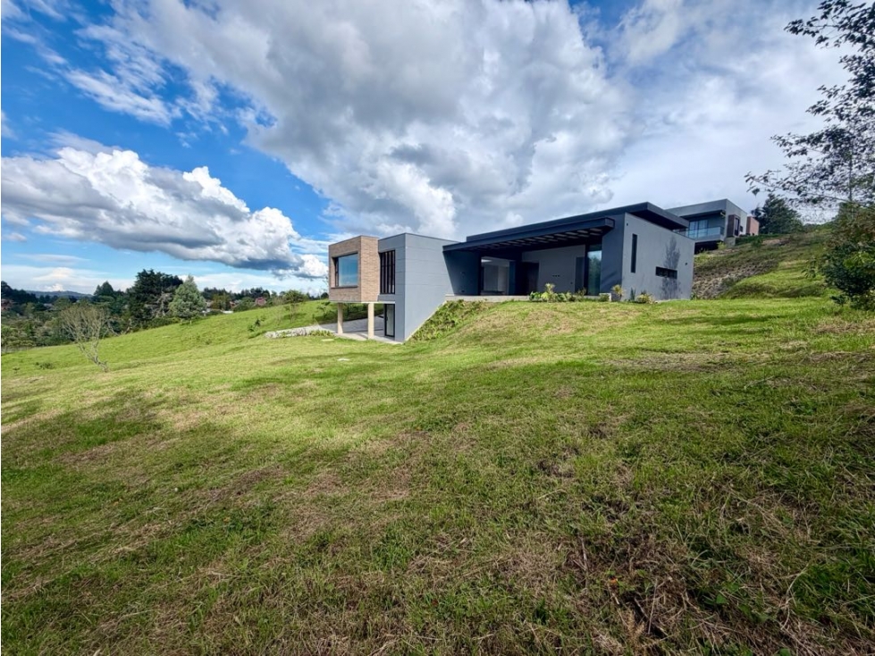 Venta casa moderna para estrenar alto de las Palmas Envigado Medellin — foto 3