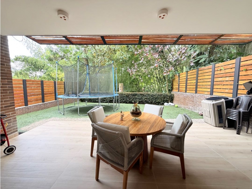 Venta Casa Montessori Envigado 259,16 Mts2
