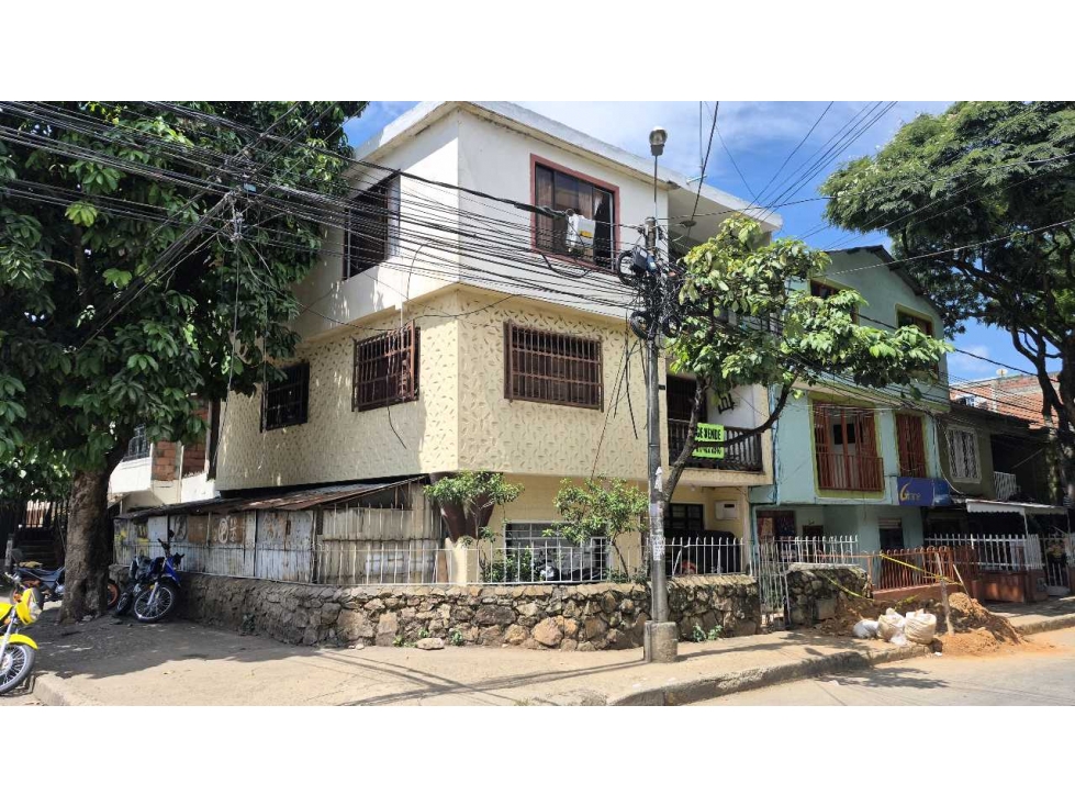 VENTA CASA MULTIFAMILIAR JORDAN (LOTE 9x19) CALI SUR
