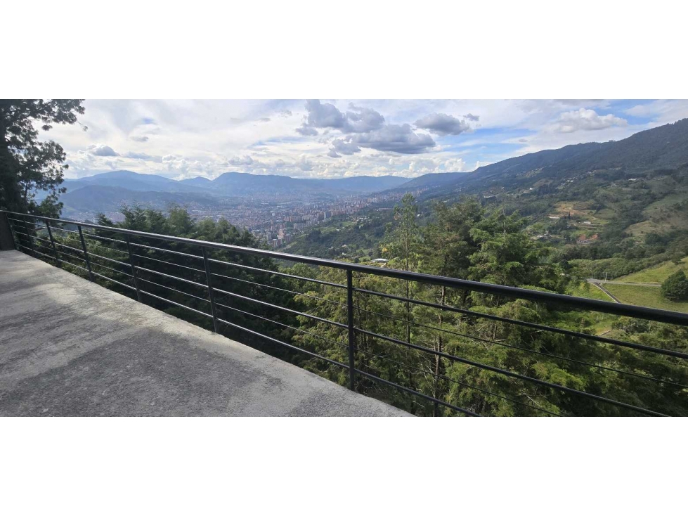 Venta Casa nueva en Envigado con espectacular vista a Medellin — foto 3