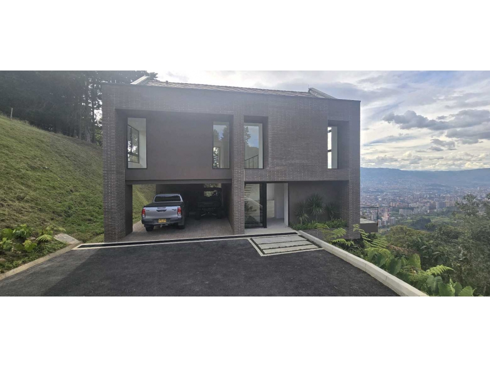 Venta Casa nueva en Envigado con espectacular vista a Medellin — foto 4
