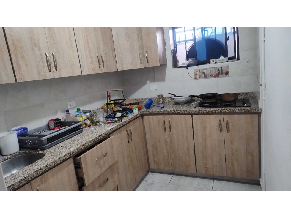 VENTA CASA (P1) EN BARRIO CASTILLA. (BJ) MEDELLÍN