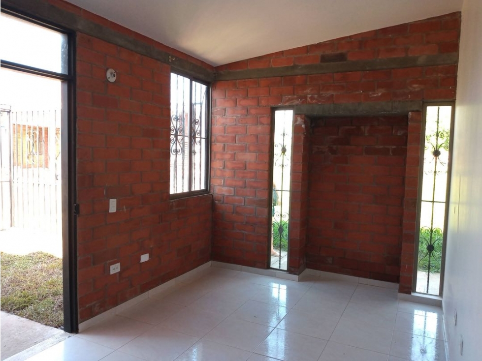 Casa Esquinera en Parques de Castilla con Local Comercial Inversión — foto 3