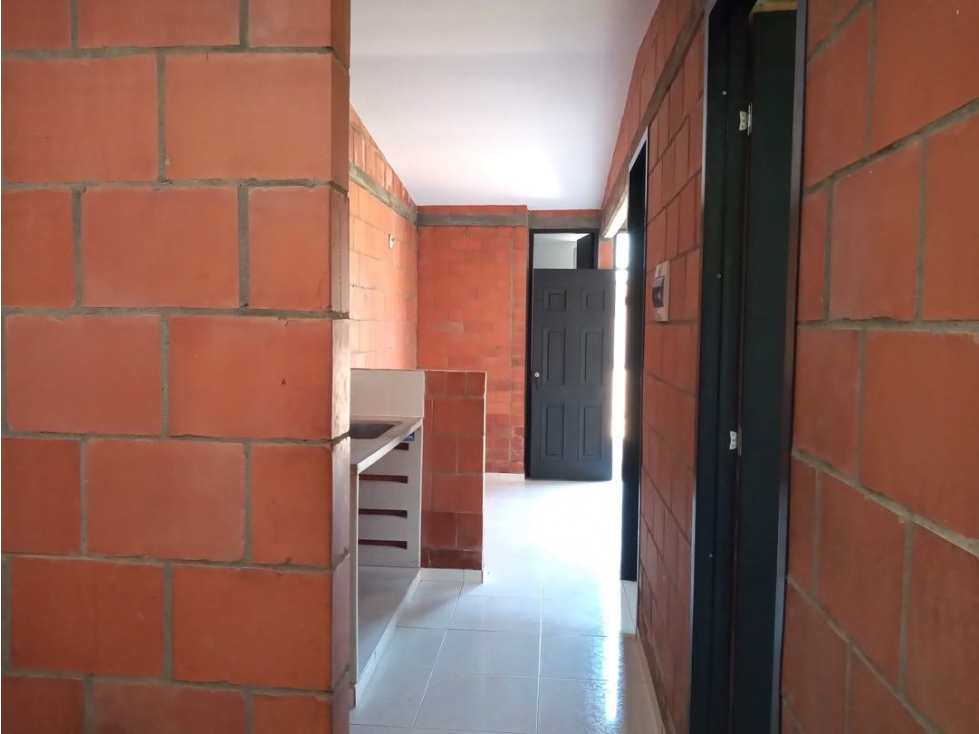 Casa Esquinera en Parques de Castilla con Local Comercial Inversión — foto 4