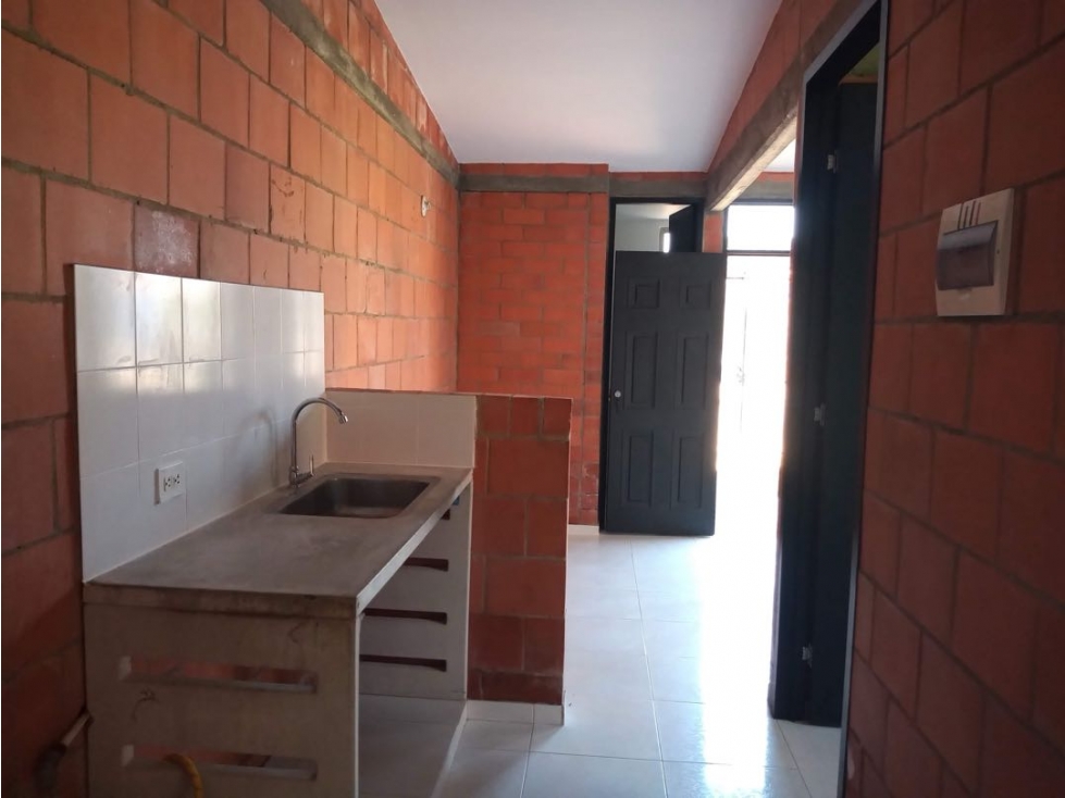 Casa Esquinera en Parques de Castilla con Local Comercial Inversión — foto 5