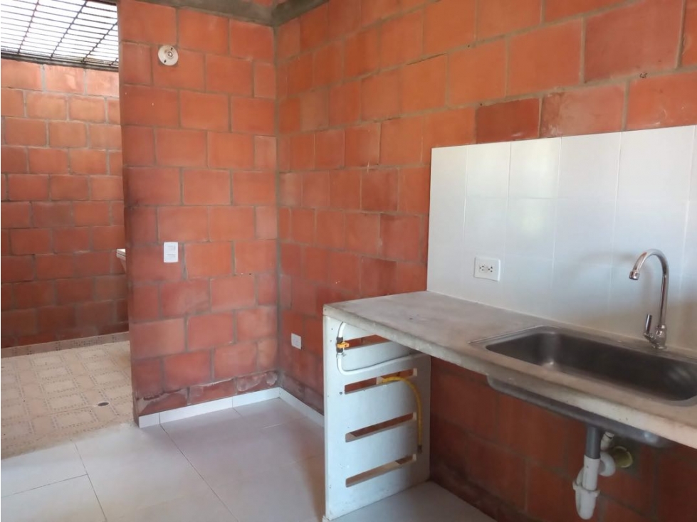 Casa Esquinera en Parques de Castilla con Local Comercial Inversión — foto 6