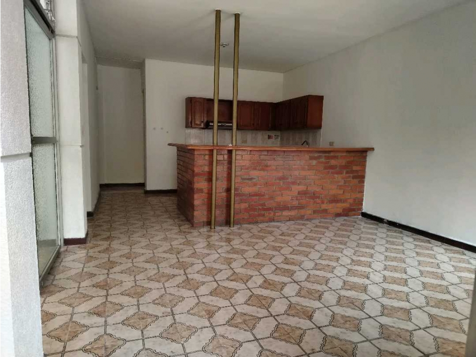 VENTA CASA PISO 2 CERCA A LA ESTACIÓN SANTA LUCÍA 3 ALC PATIO 2 BAÑOS