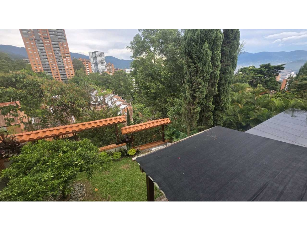 VENTA CASA EN EL POBLADO EN LOS BALSOS