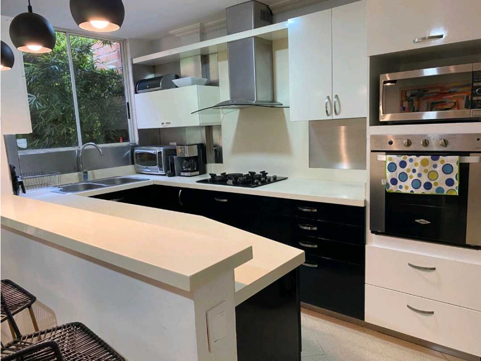 Venta Casa Poblado superior con la 10 — foto 2