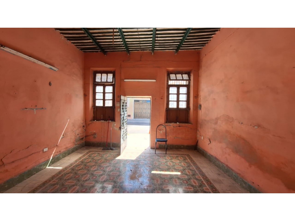 VENTA CASA POR LA CATEDRAL PARA REMODELAR CENTRO HISTÓRICO DE MÉRIDA