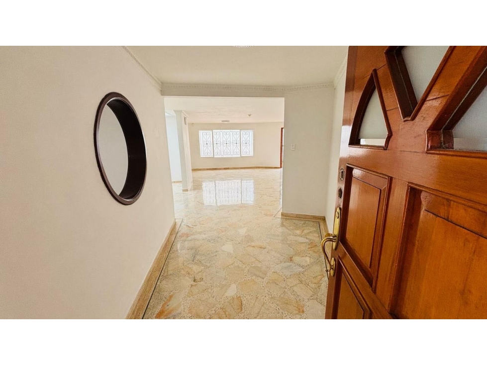 Casa Ideal para Invertir en Prados del Norte | 299 M2