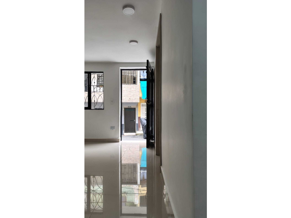VENTA CASA PRIMER PISO EN BELENLAS MERCEDES