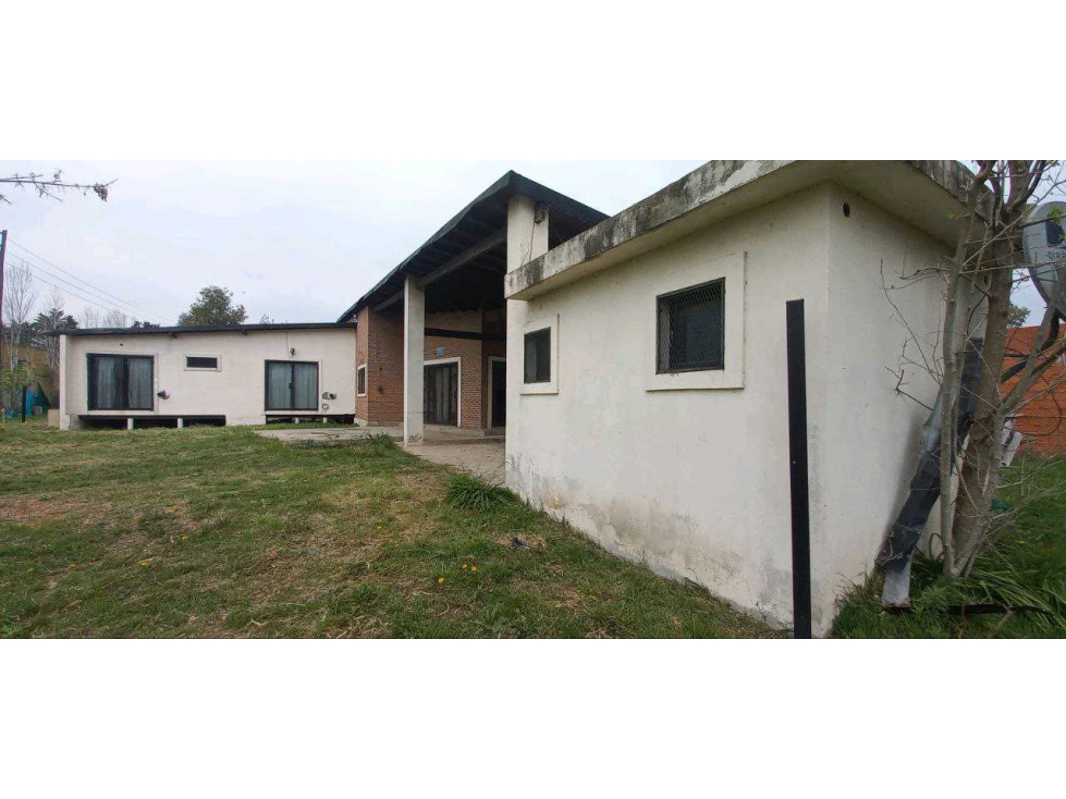 venta casa quinta a mts de acceso oeste y Pte Gorriti - 4