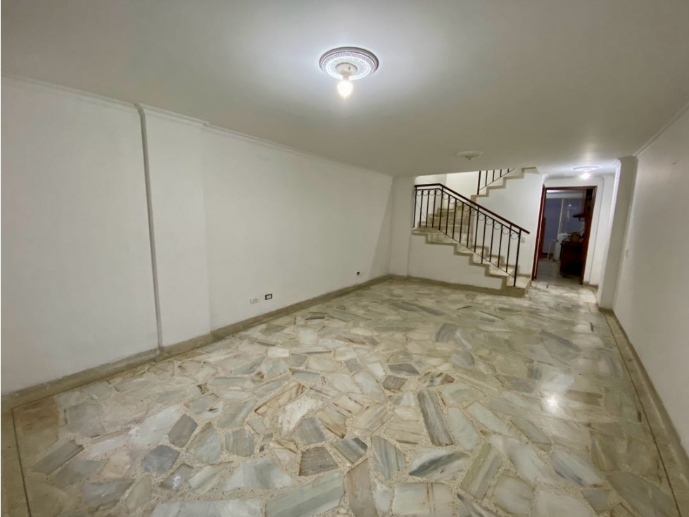 VENTA EN CASA REFUGIO CALI SUR 3Pisos 130M2 - 3