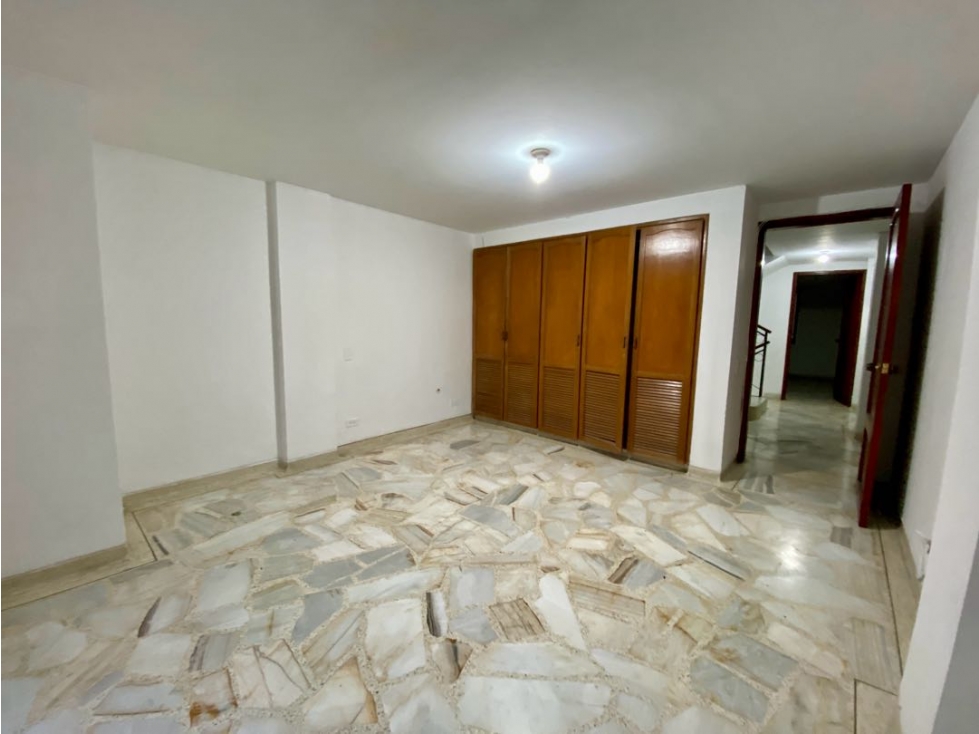 VENTA EN CASA REFUGIO CALI SUR 3Pisos 130M2 - 6