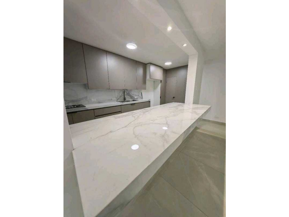 VENTA CASA REMODELADA 228M2 4REC EN SAN FRANCISCO — foto 2