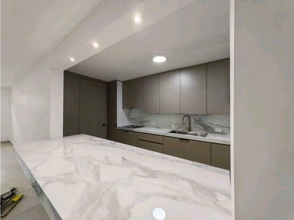 VENTA CASA REMODELADA 228M2 4REC EN SAN FRANCISCO — foto 4